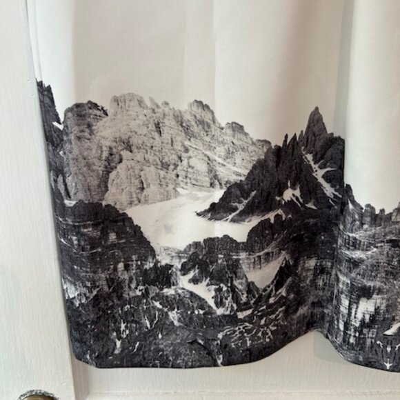 Short sleeved dress with mountain motif - Jrs. L - Picture 3 of 5